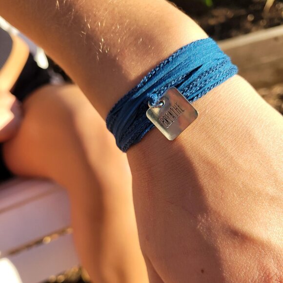 Silk wrap inspirational bracelets - Picture 1 of 2
